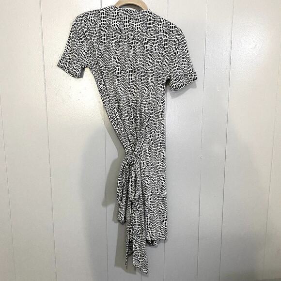 Tory Burch Gray Printed Ivette 100% Silk Jersey Short Sleeve Wrap Dress XS - Picture 6 of 9